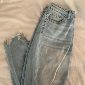 KanCan frayed hem light wash jeans